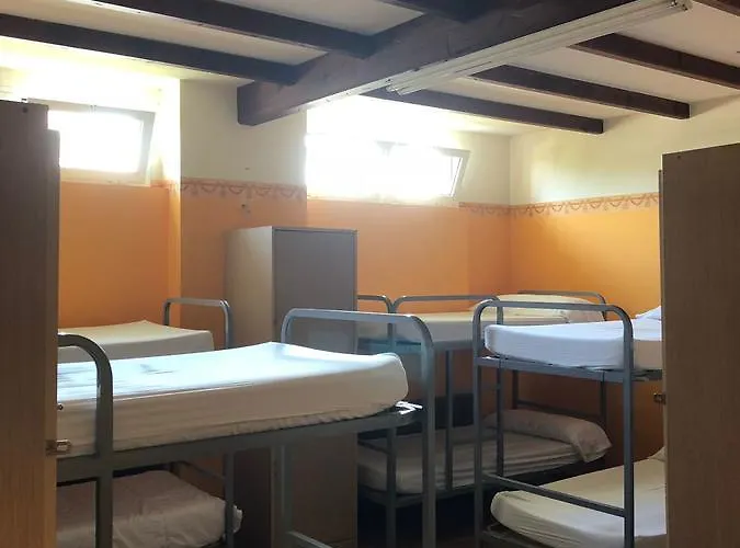 Hostel Turistico Playa De Berria Santona